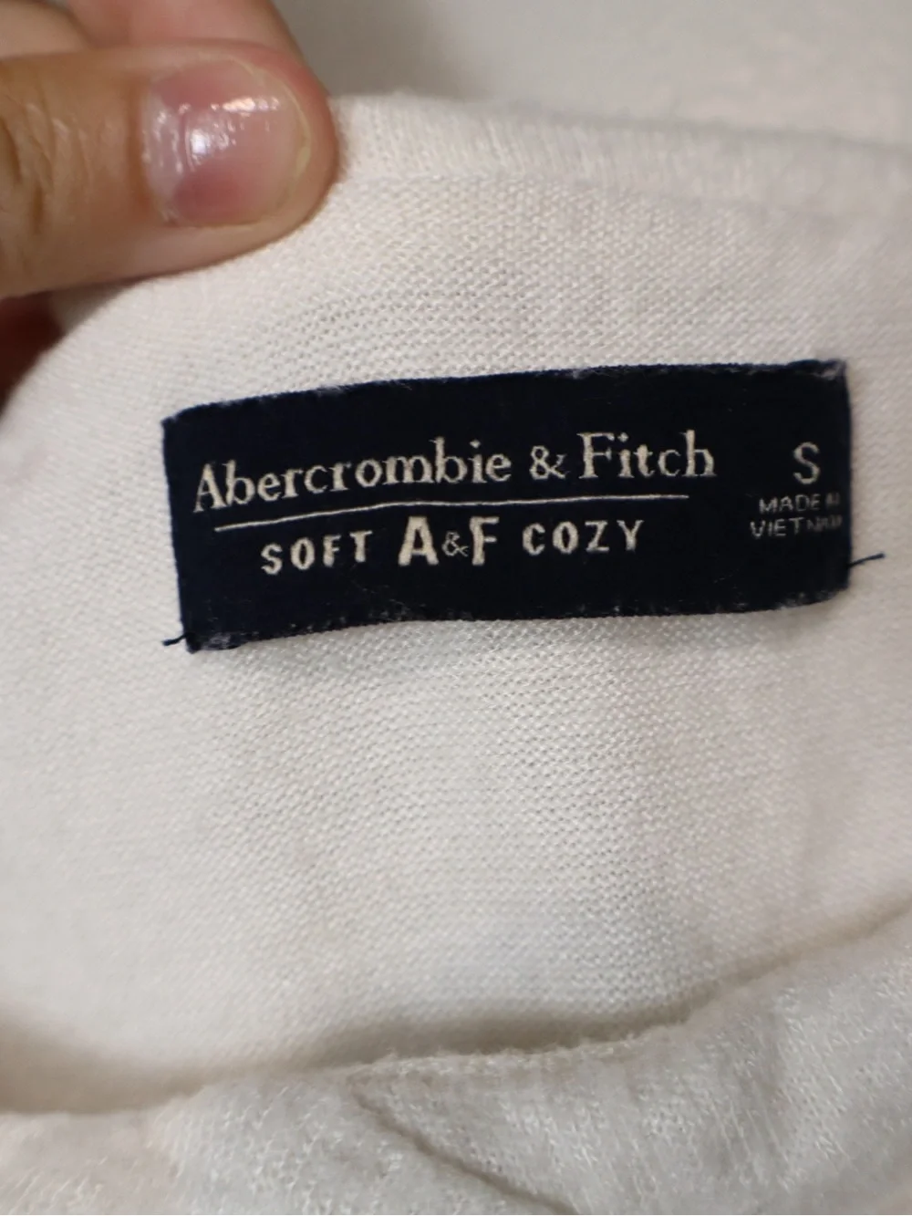 Abercrombie & Fitch White Knit Lightweight Off Shoulder Long Sleeve Top Small